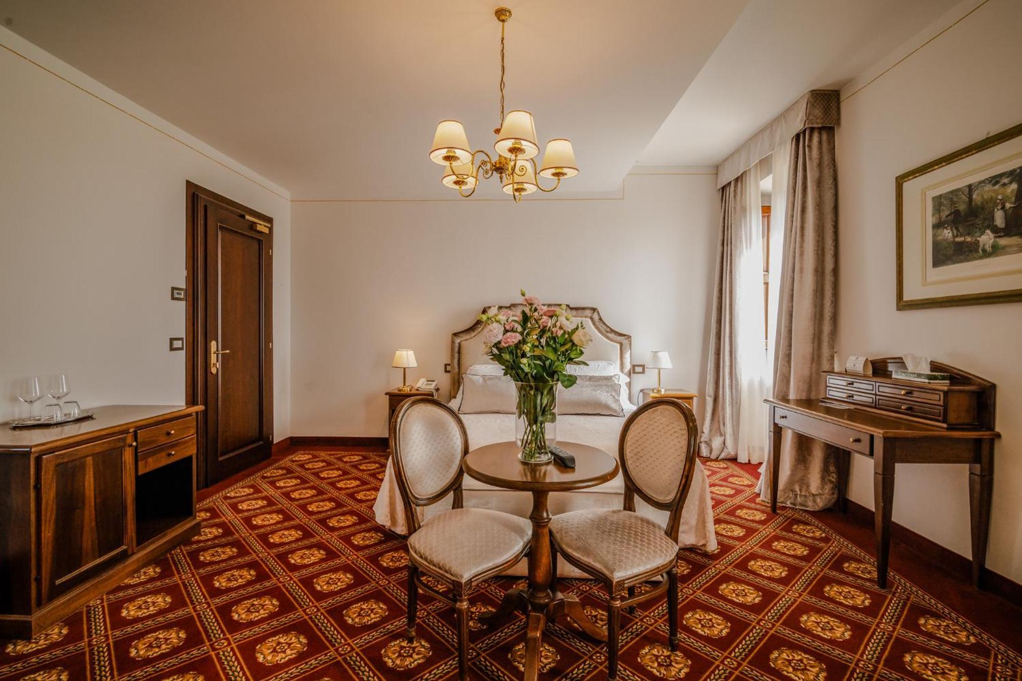 Villa Lecchi Hotel Wellness 콜레 발델사 외부 사진