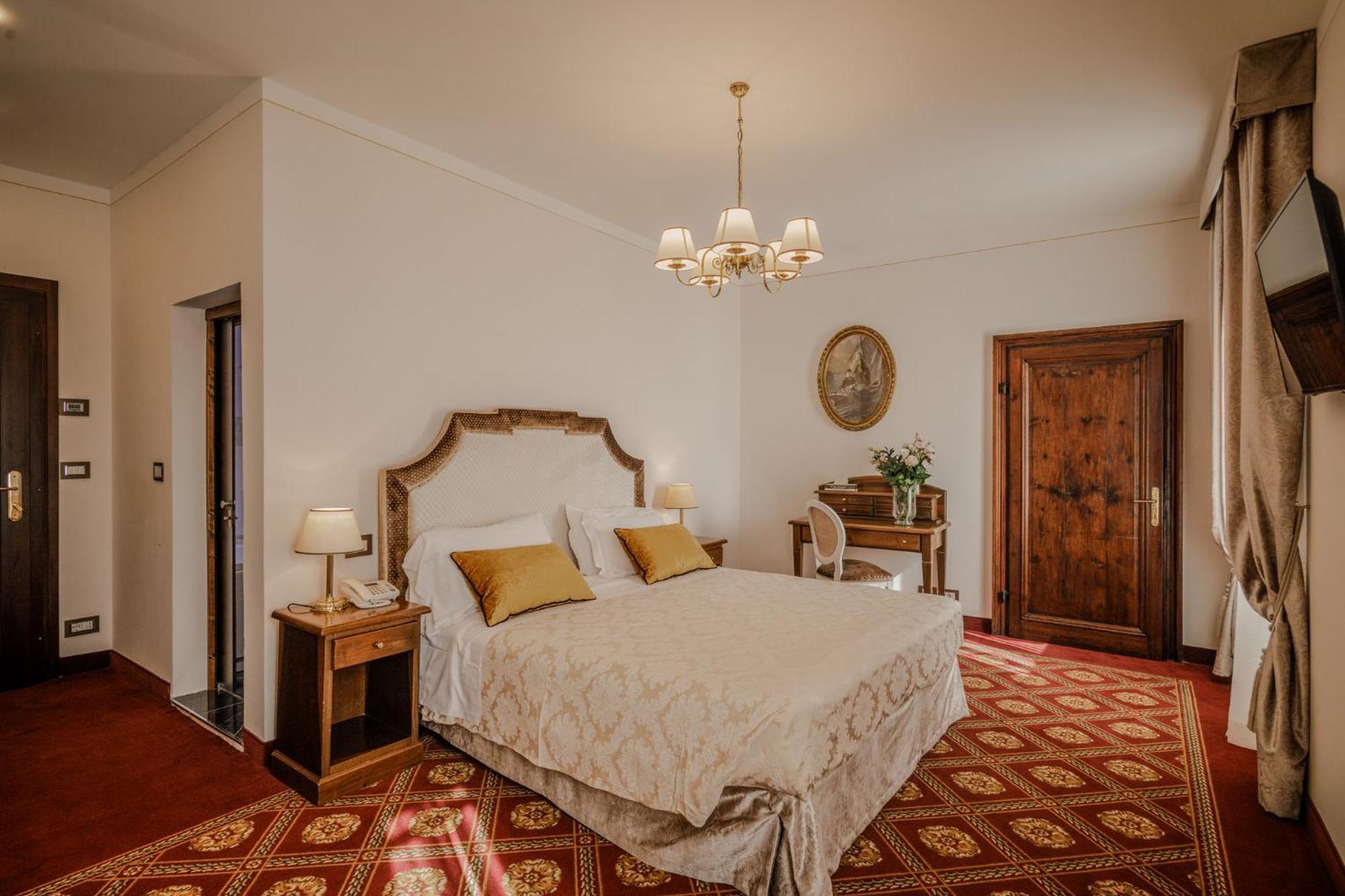Villa Lecchi Hotel Wellness 콜레 발델사 외부 사진